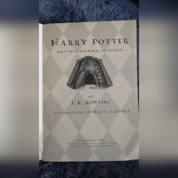 Harry Potter and the Chamber of Secrets Paperback First Print Scholastic 2000 - Picture 3 of 8